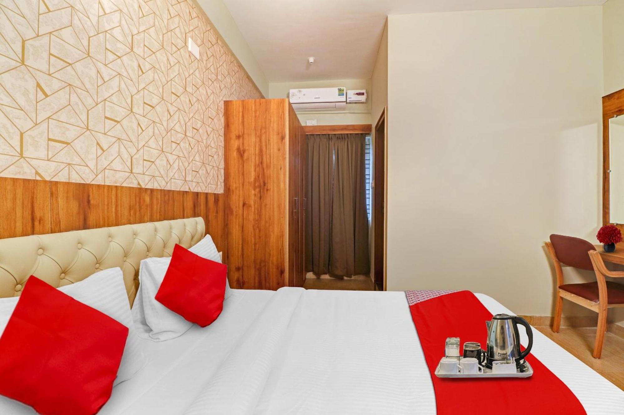 Super Collection O Global Stay Near Kengeri Bus Terminal Metro Station Bangalore Exterior photo